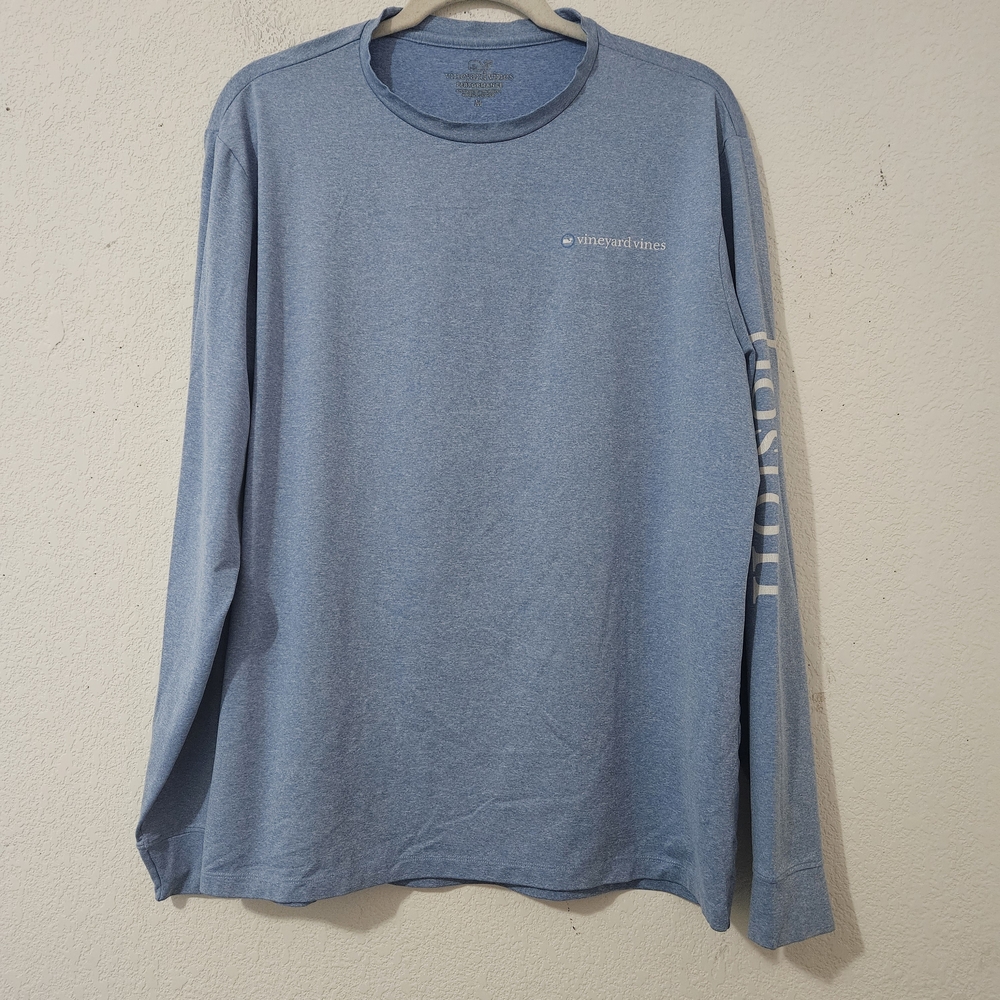 ​Vineyard Vines Men's Performance Long Sleeve Boston City Collection